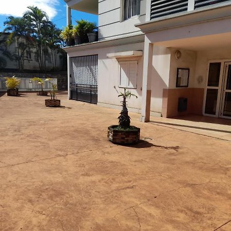 Appartement T3 Proche Aeroport Et Nordev Sainte Clotilde Ngoại thất bức ảnh