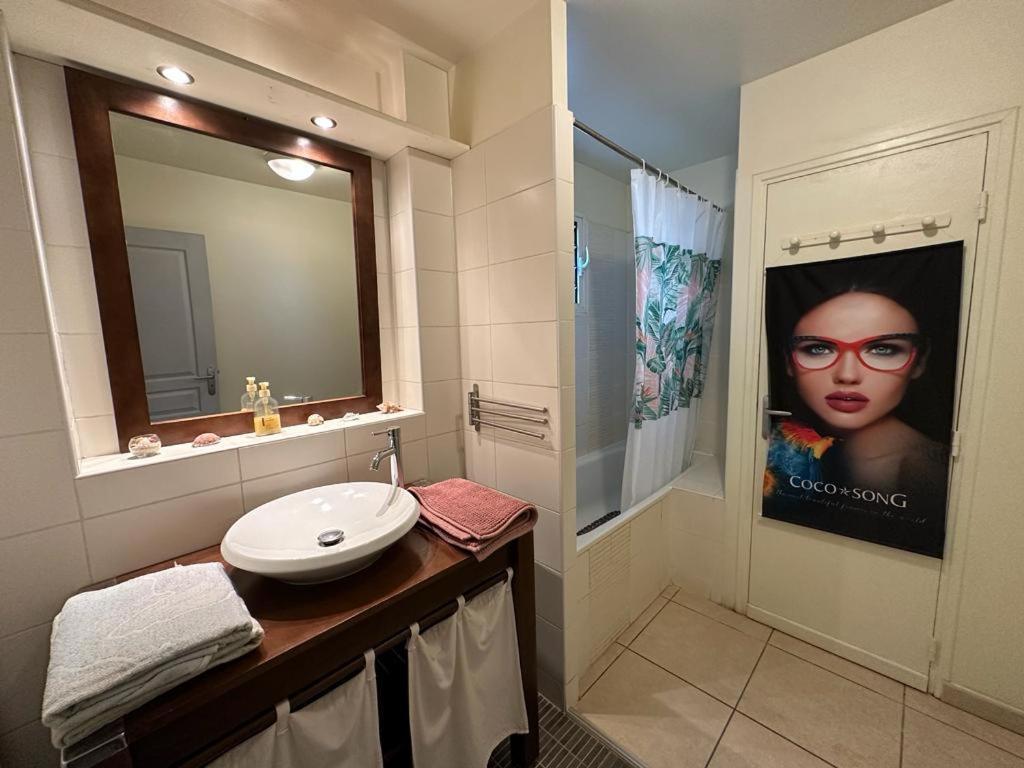 Appartement T3 Proche Aeroport Et Nordev Sainte Clotilde Ngoại thất bức ảnh